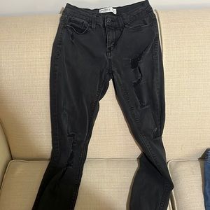 MUDD low rise skinny jeans size 3. Very stretchy